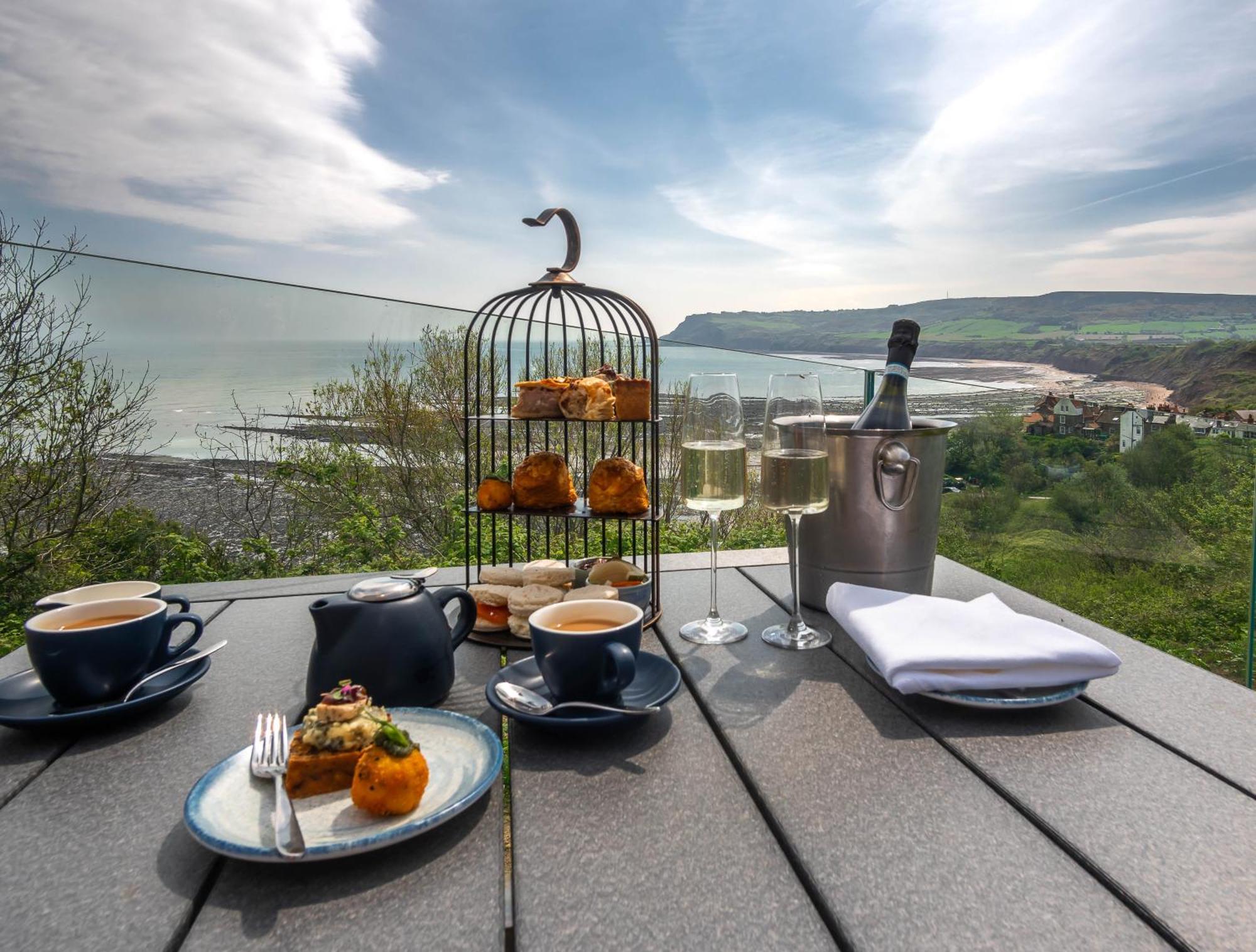Hotel Victoria Robin Hood's Bay Eksteriør bilde