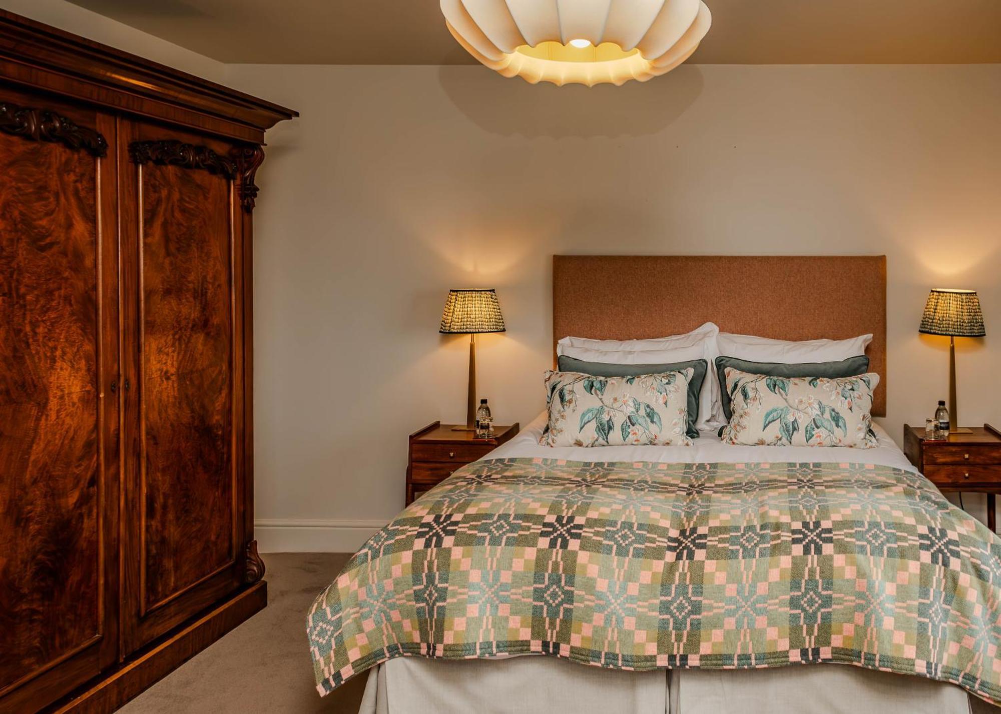 Hotel Victoria Robin Hood's Bay Eksteriør bilde