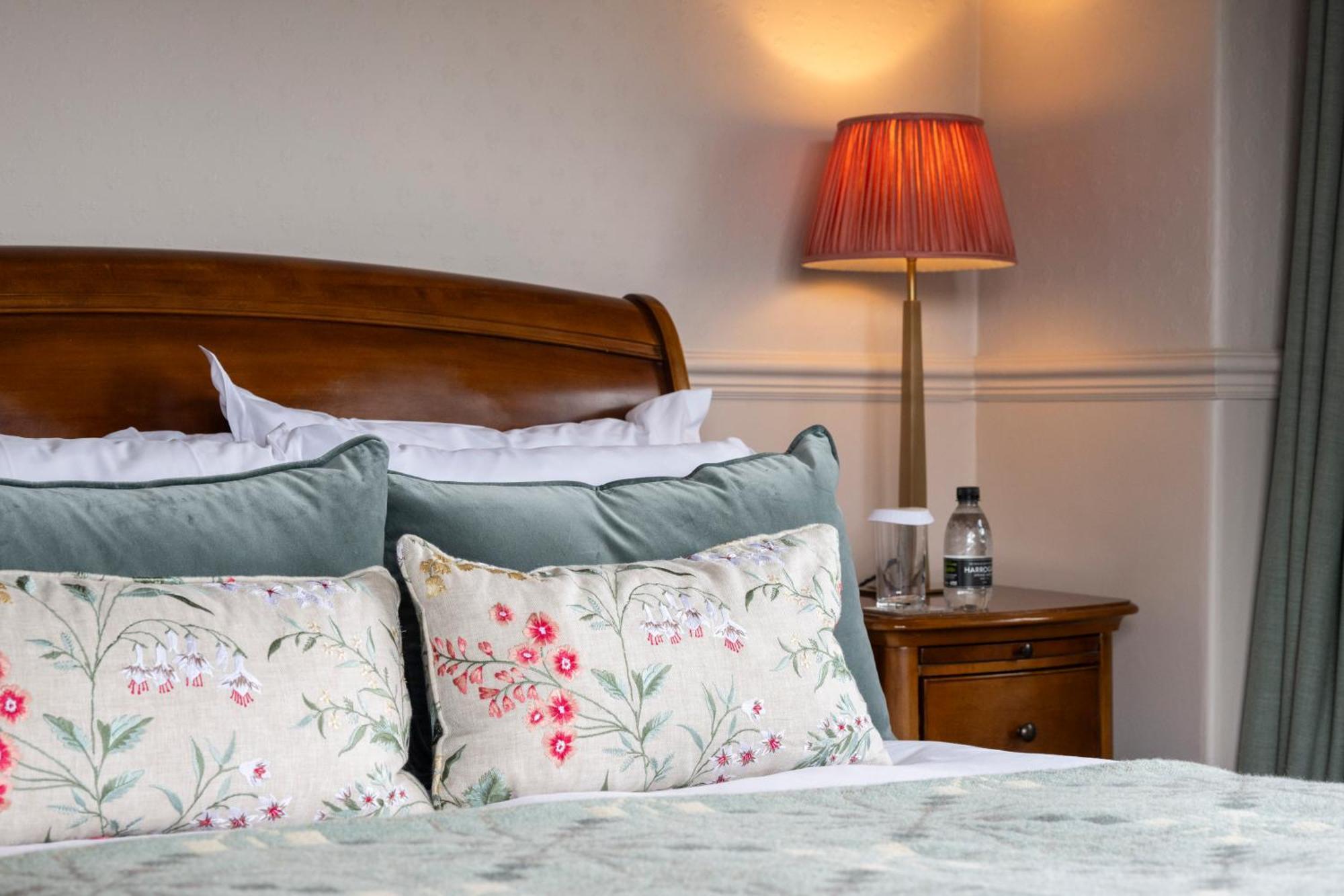 Hotel Victoria Robin Hood's Bay Eksteriør bilde