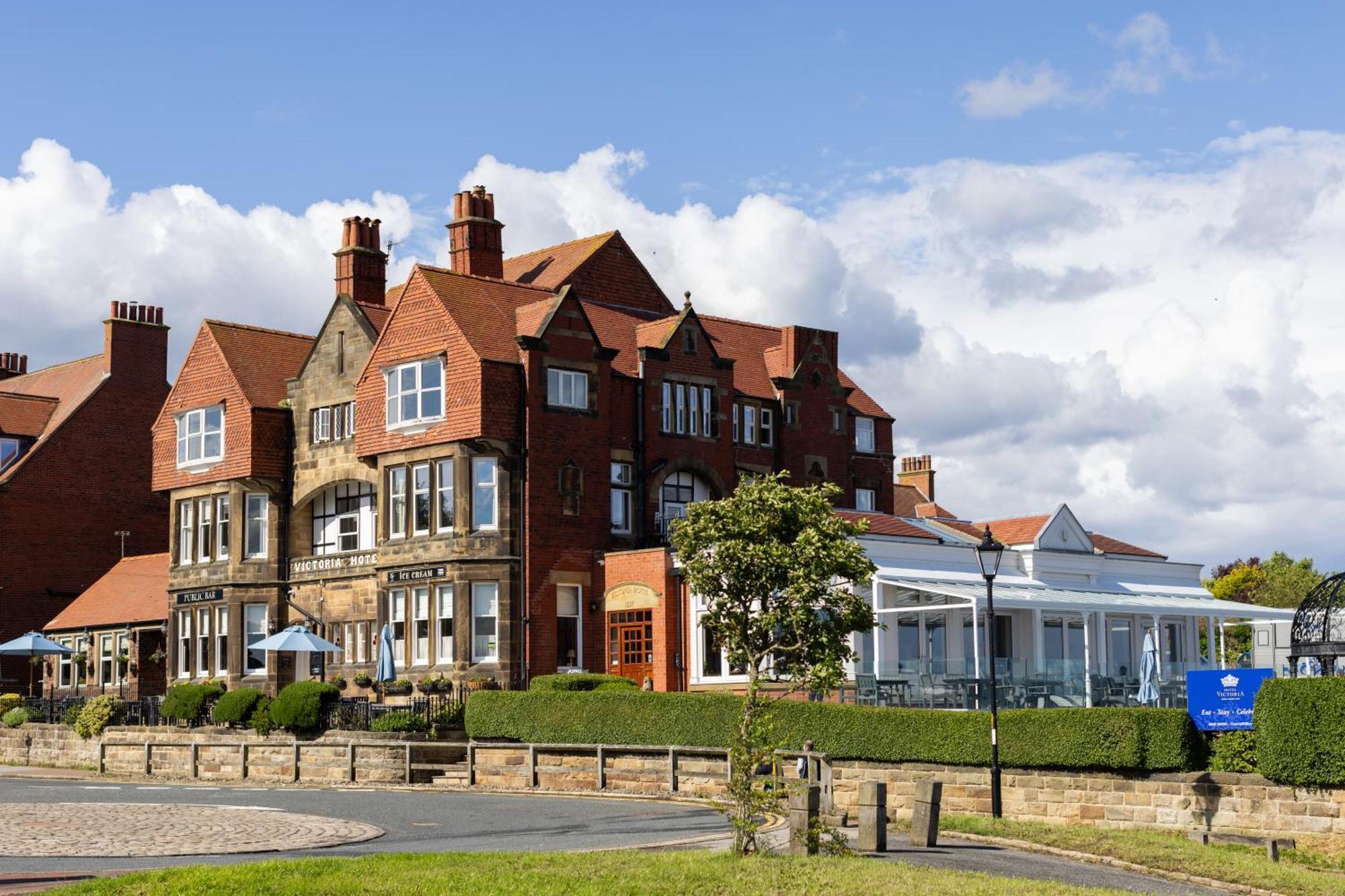 Hotel Victoria Robin Hood's Bay Eksteriør bilde