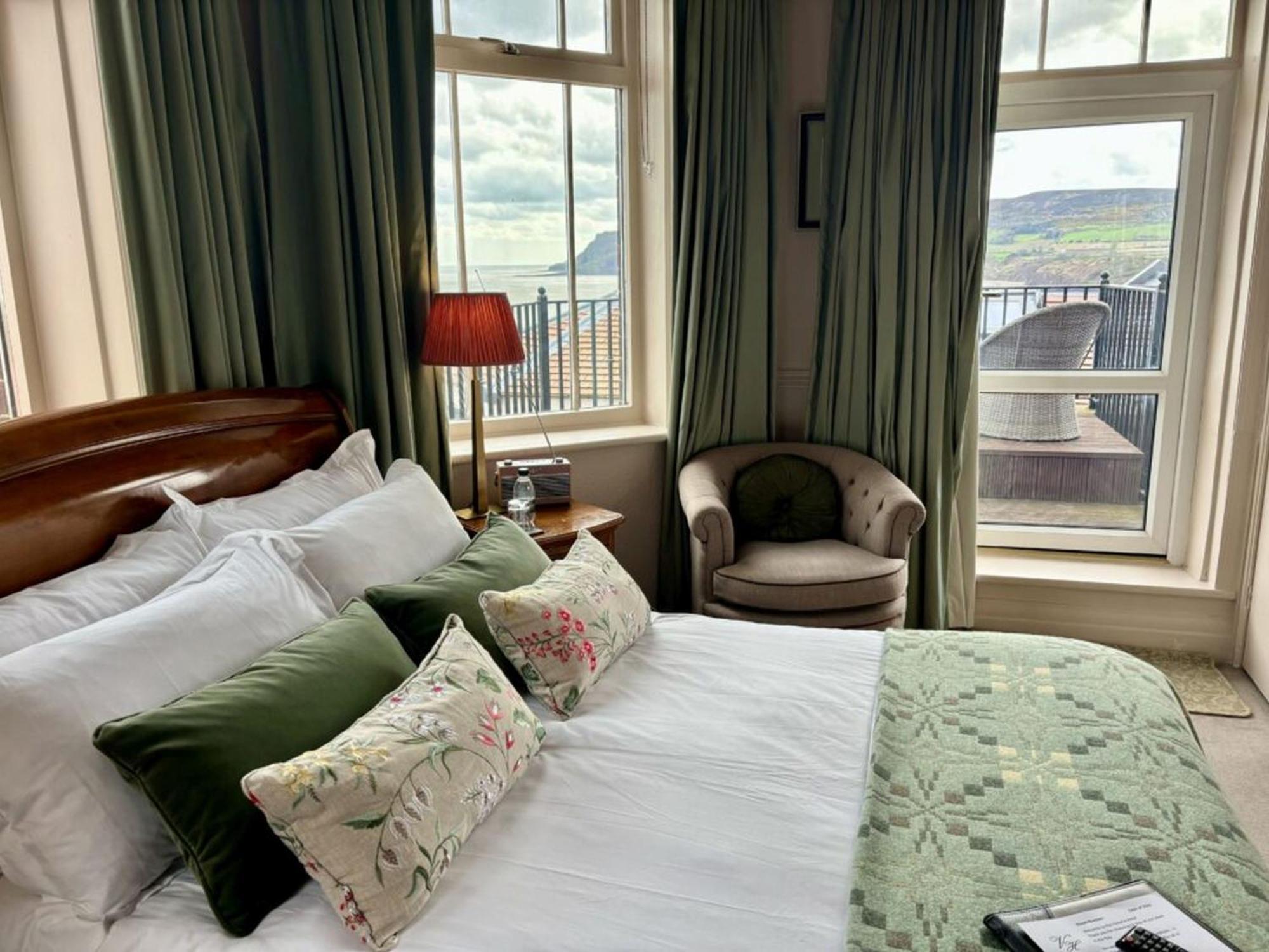 Hotel Victoria Robin Hood's Bay Eksteriør bilde